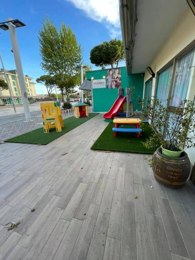 Hotel Franca Misano Adriatico Exterior photo