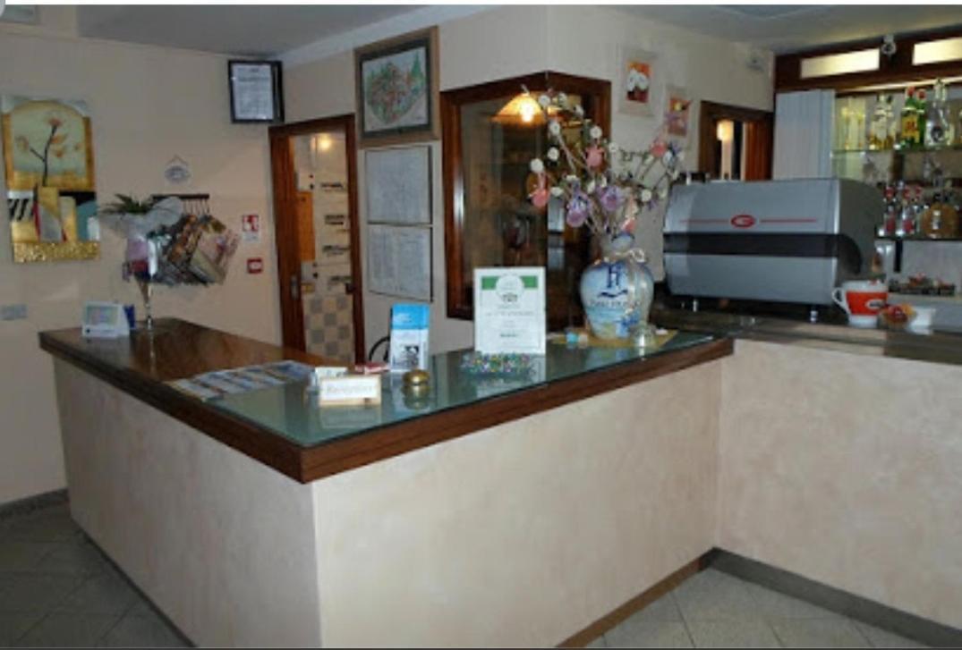 Hotel Franca Misano Adriatico Exterior photo